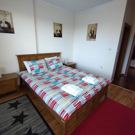 Cedar Lodge 4 Self-Catered Apartment Banszko Kültér fotó